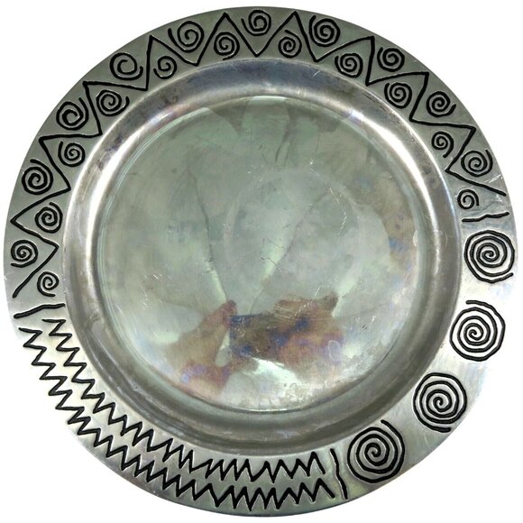 Wilton Armetale “Reggae” Round Tray – 12¼", Cast Aluminum Serveware - Picture 1 of 4